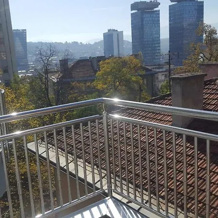 Esha Apartment *