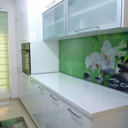 Esha Apartment *